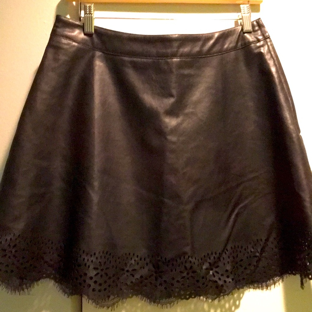 Black Size M faux leather skirt
